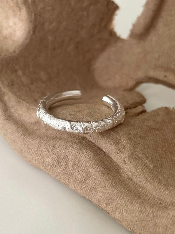 s925 sterling silver - moonscape minimal ring