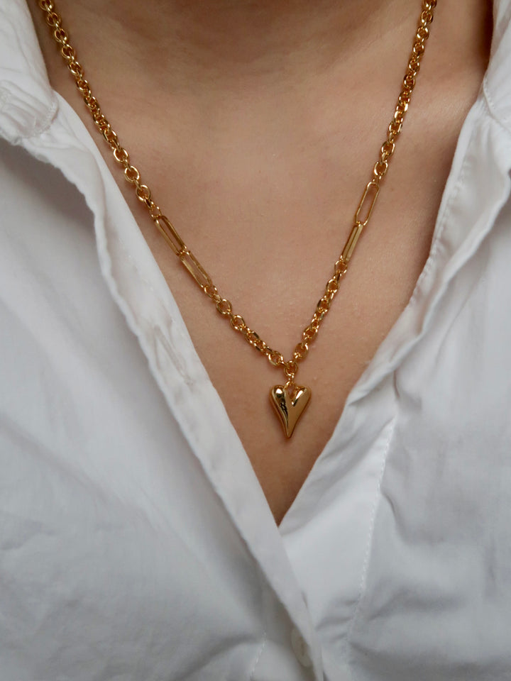 gold tone heart pendant necklace