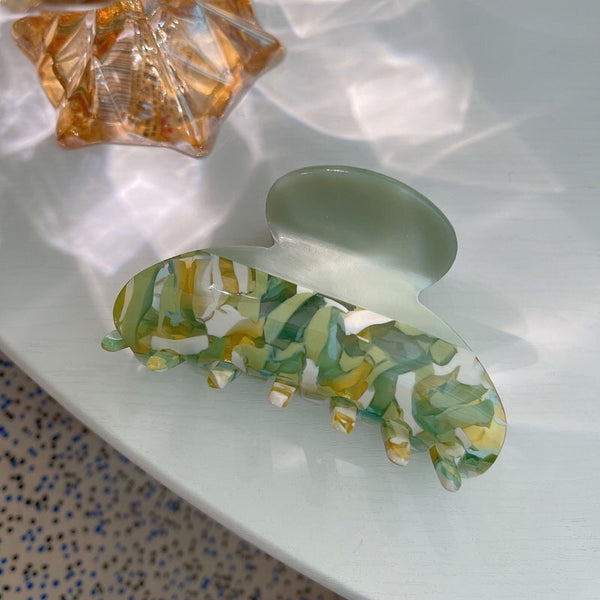 green amber style hair claw