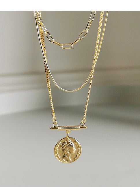 18k gold plated - the Queen coin pendant necklace