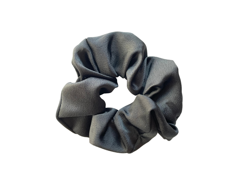 Schwarze satin / samt / flauschige Scrunchies