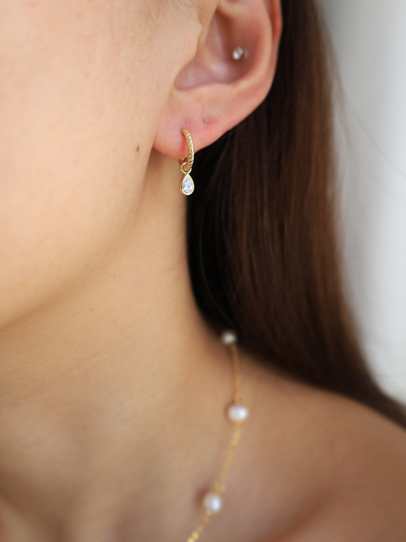 18k gold plated - pear shape zirconia hoops earring