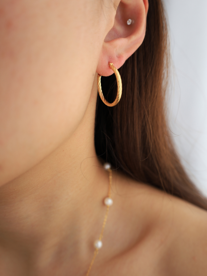 18k gold plated - minimal twist hoops earrings