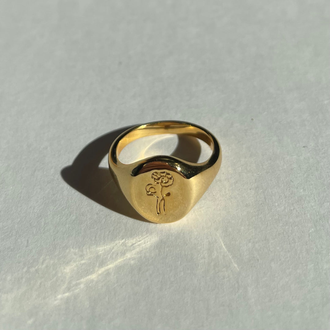 Ring mit gravierter Blume 18k vergoldet